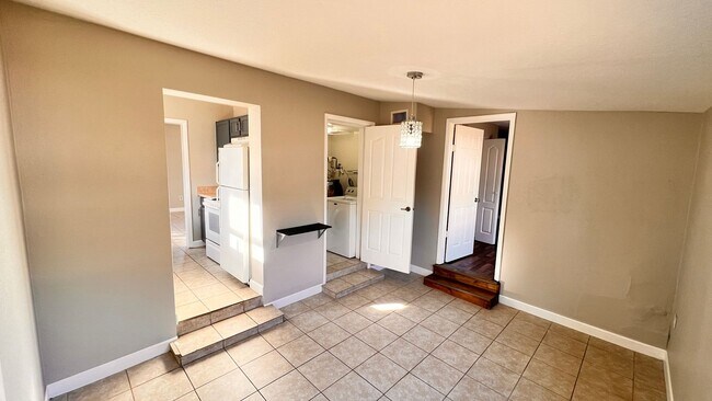 Building Photo - $300 off of a month of rent! Charming 3-Bedroom Home in Deltona! – Pets Welcome (Up to 30 lbs) – ...