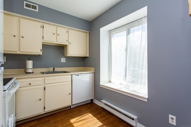 Building Photo - 146 Candlewood Dr