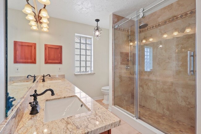 Building Photo - 13622 Wimbledon Oaks Dr