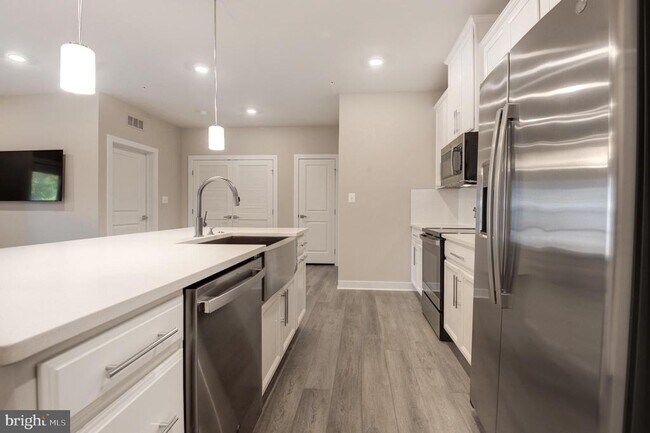Building Photo - 12875 Mosaic Pk Wy