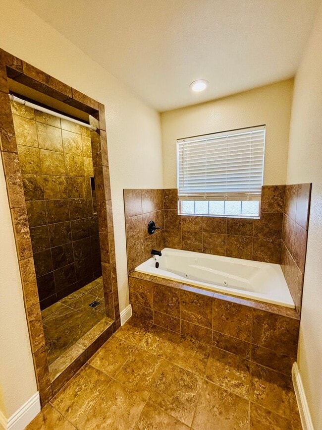 Building Photo - 505 Almond Tree Ln