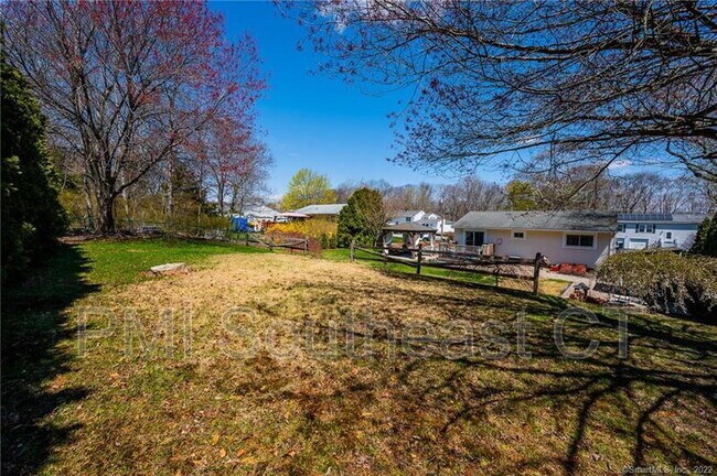 Building Photo - 36 Whittle St