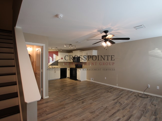 Building Photo - Beautiful 2 Bed 1.5 Townhome in Lindale ISD! Tour Today!