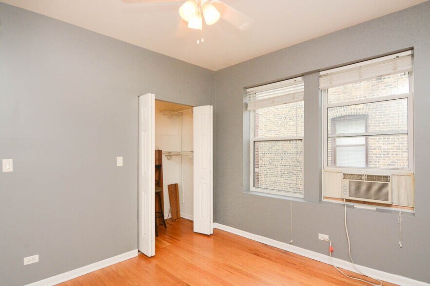 Building Photo - 1421 W Jonquil Ter