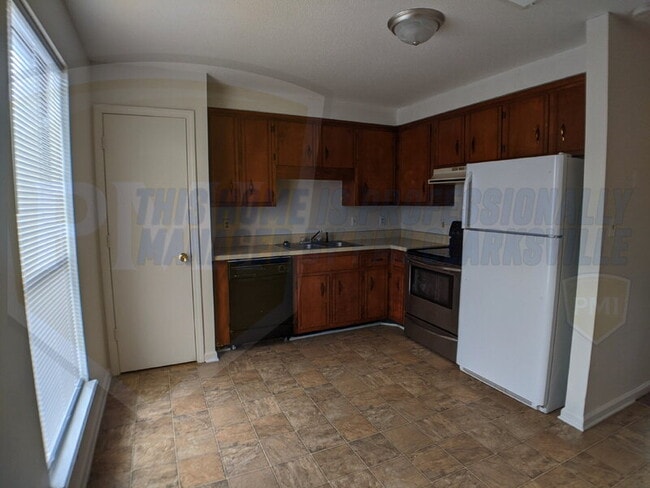 Building Photo - 1640 Baltimore Dr