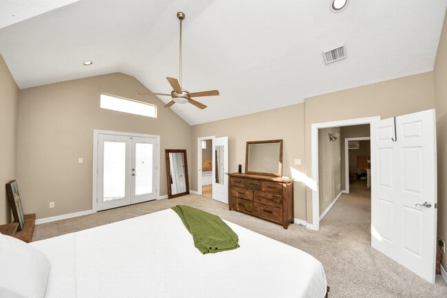 Building Photo - 2416 Bevis St