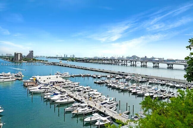 Building Photo - 1717 N Bayshore Dr
