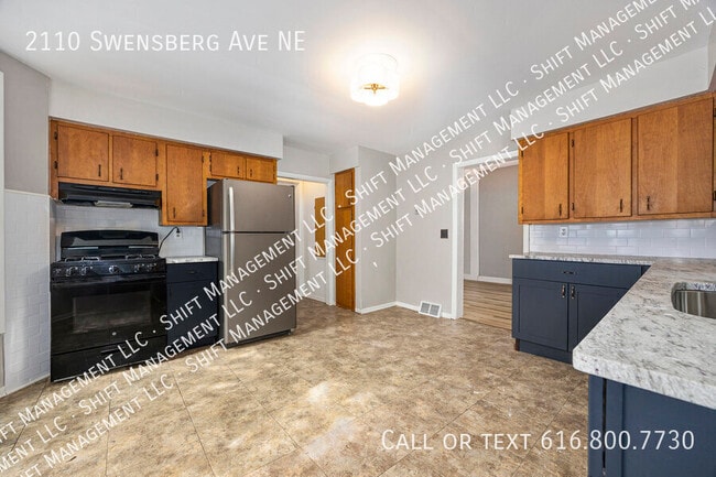 Building Photo - 2110 Swensberg Ave NE
