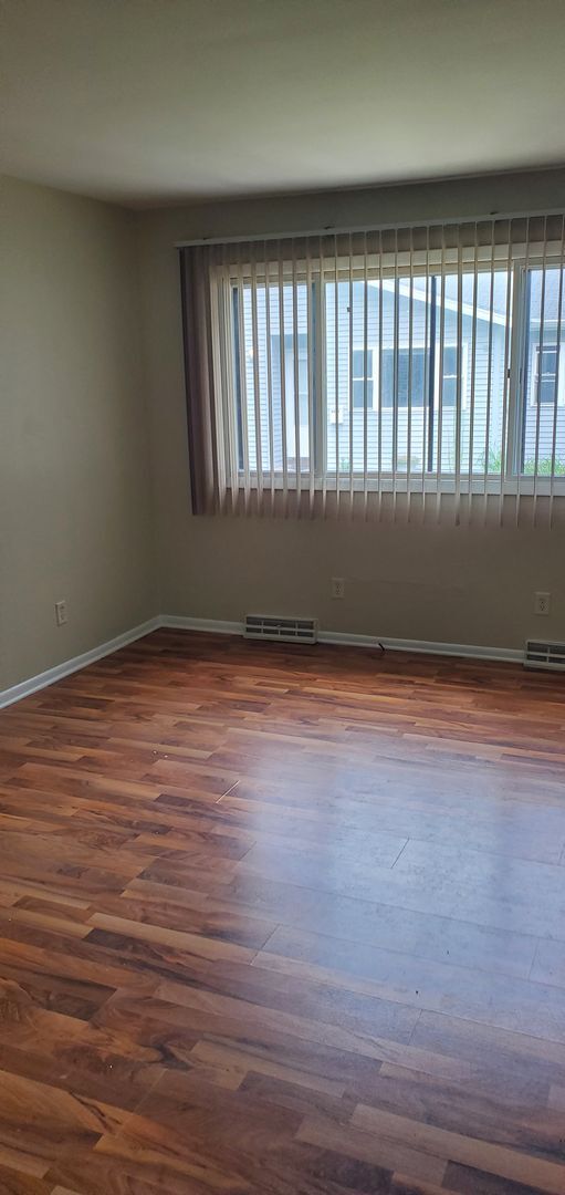 Building Photo - 4005-4007 Claire St