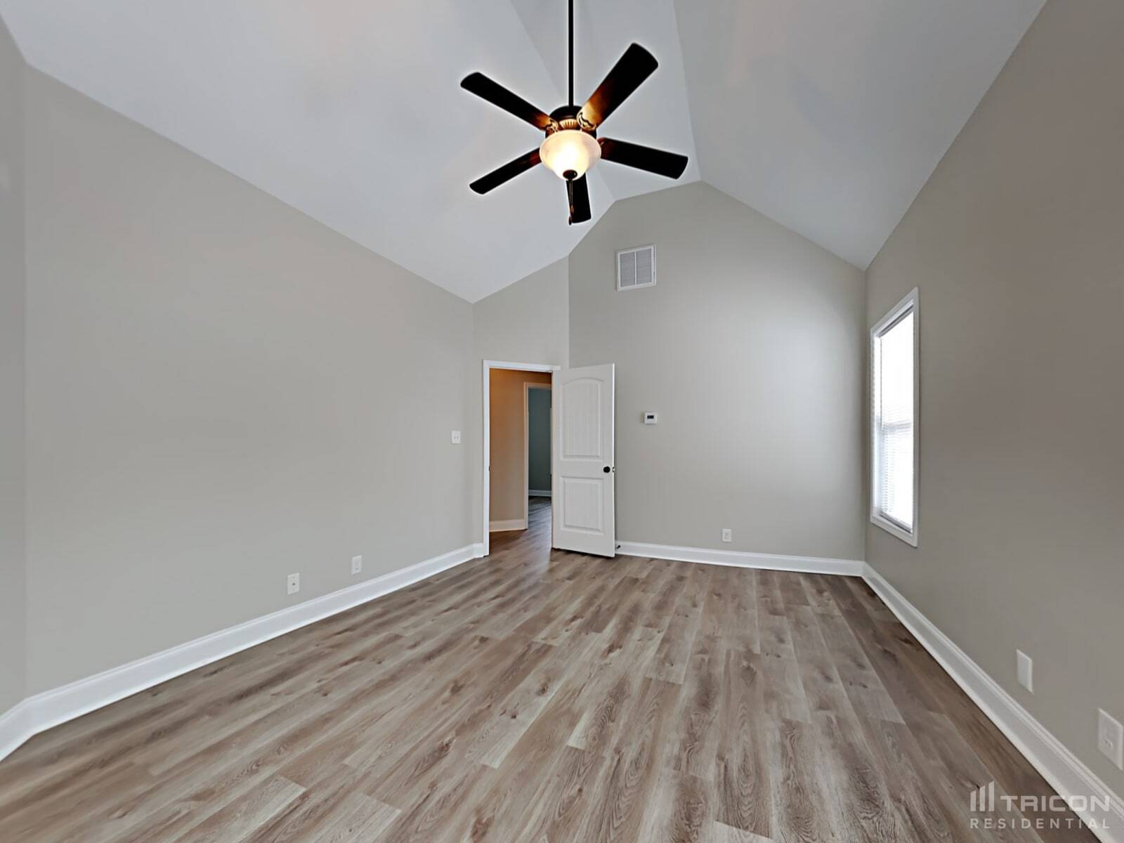 Building Photo - 1069 Silo Dr