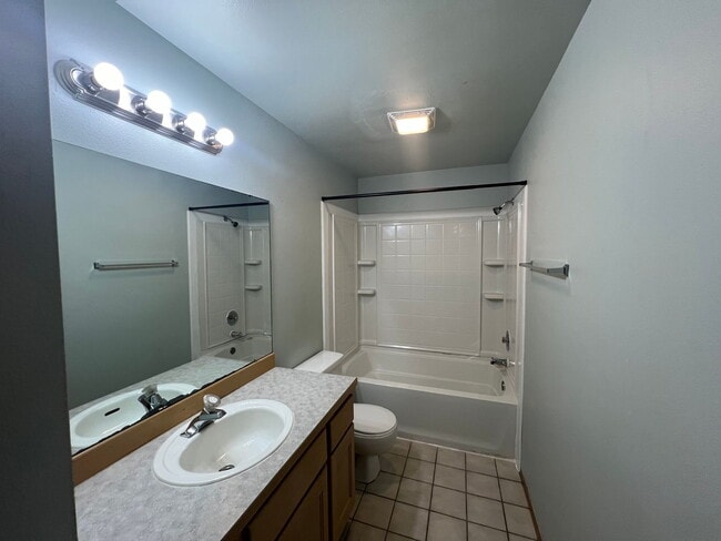 Building Photo - 2217 W Xenia Ln