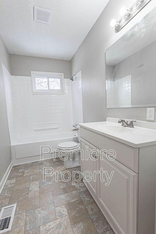 Building Photo - 1301 N Arrowhead Ridge