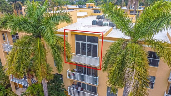 Building Photo - 1450 SE 3rd Ave