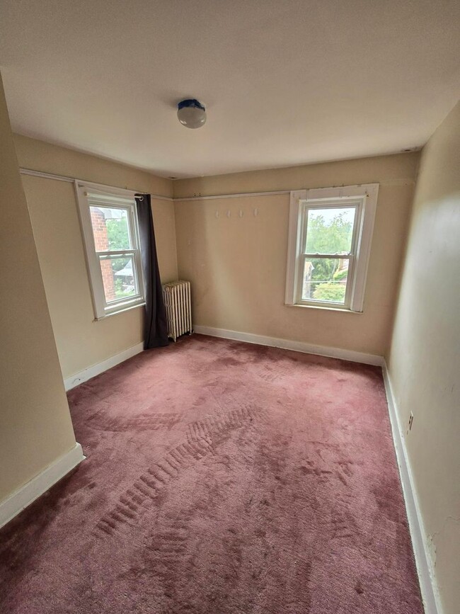 Building Photo - Squirrel Hill House for rent