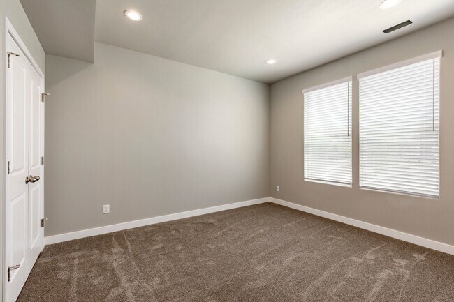 Building Photo - 5161 Stockfield Ln