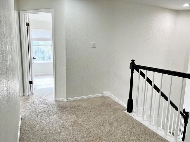 Building Photo - 16909 Dorman Dr