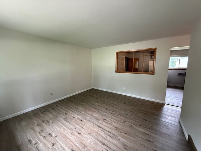 Building Photo - Conveniently located in the heart of Arnold!