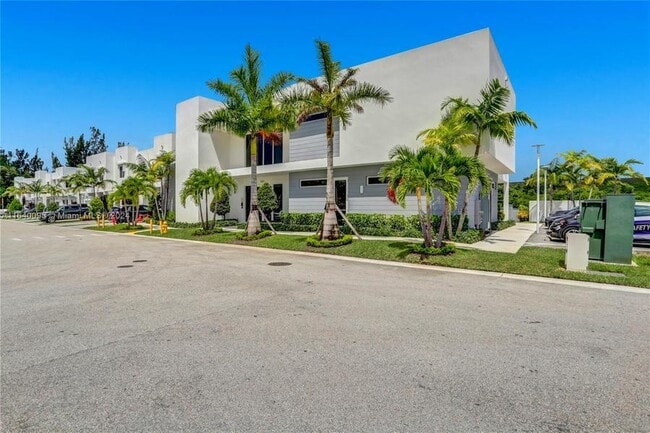 Building Photo - 10271 NW 72nd St