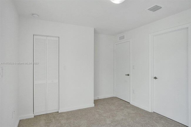 Building Photo - 58 SW 3rd Ct