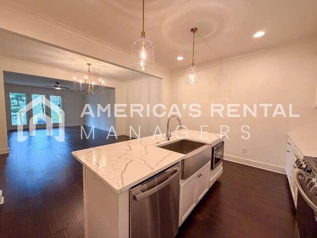 Building Photo - Home for Rent in Vestavia Hills, AL!!! Sig...