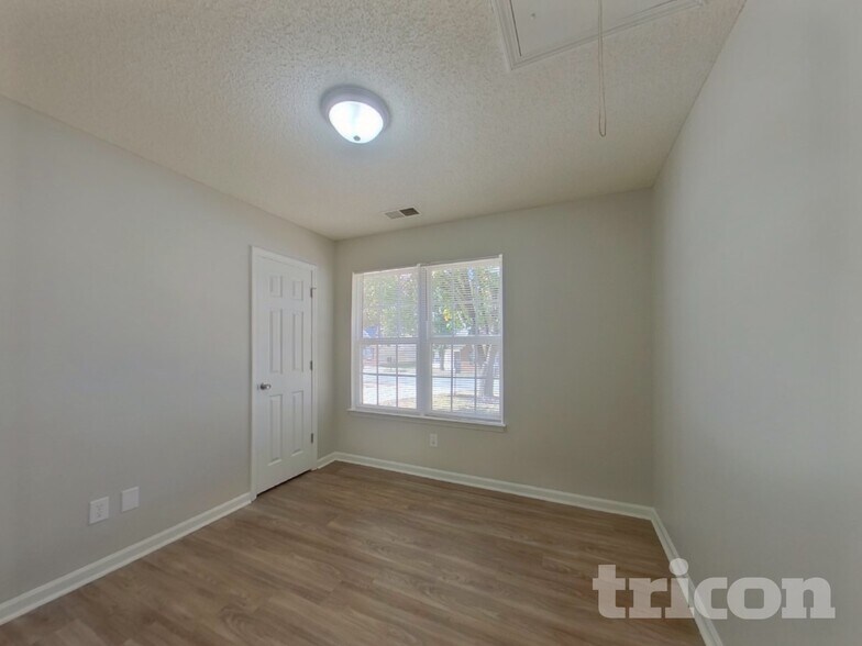 Building Photo - 7112 Rumple Rd