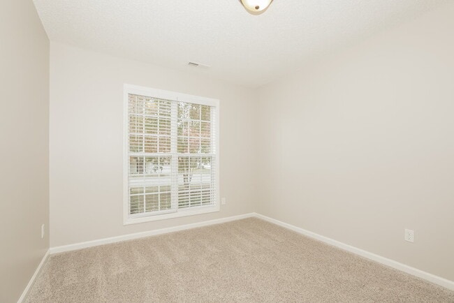 Building Photo - 2412 Damascus Dr