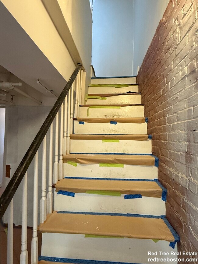 Building Photo - 18 Quint Ave