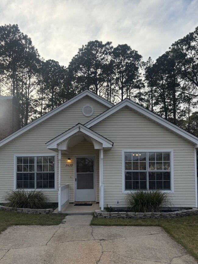 Building Photo - Charming 2 Bedroom in Fort Walton Beach!
