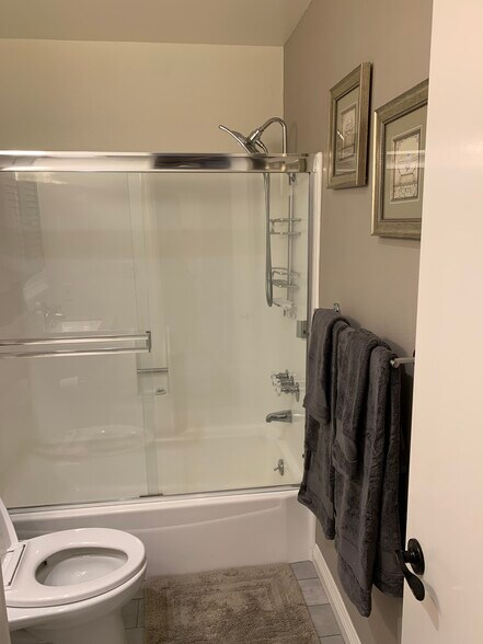 guest bathroom - 1128 11th St