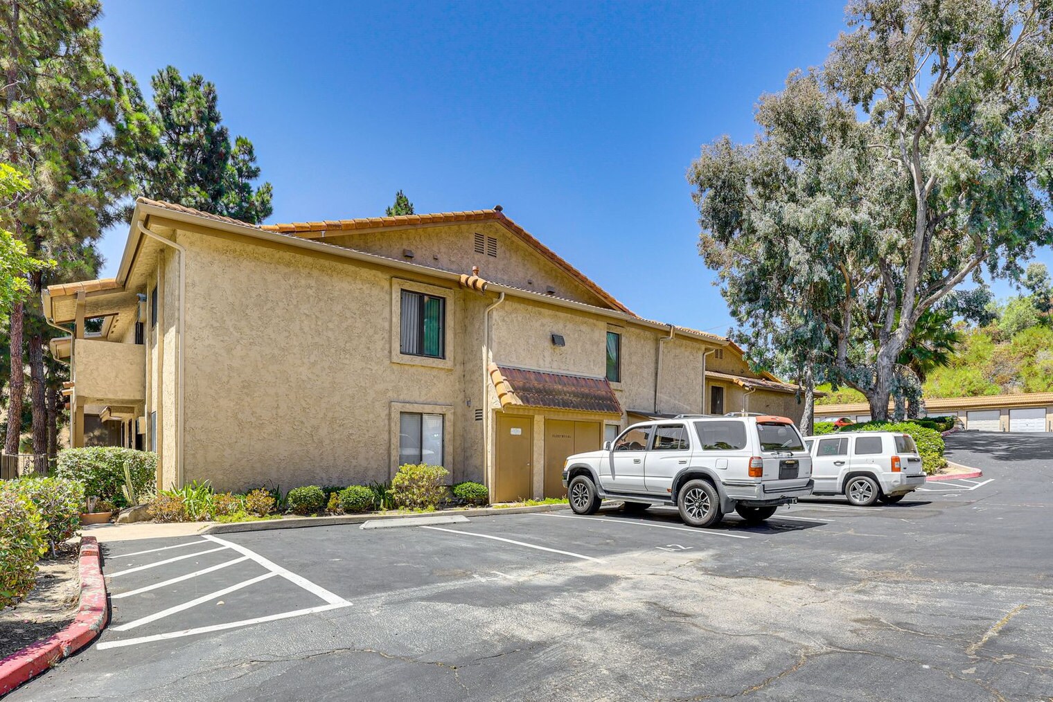 Building Photo - 265 Loma Alta Dr