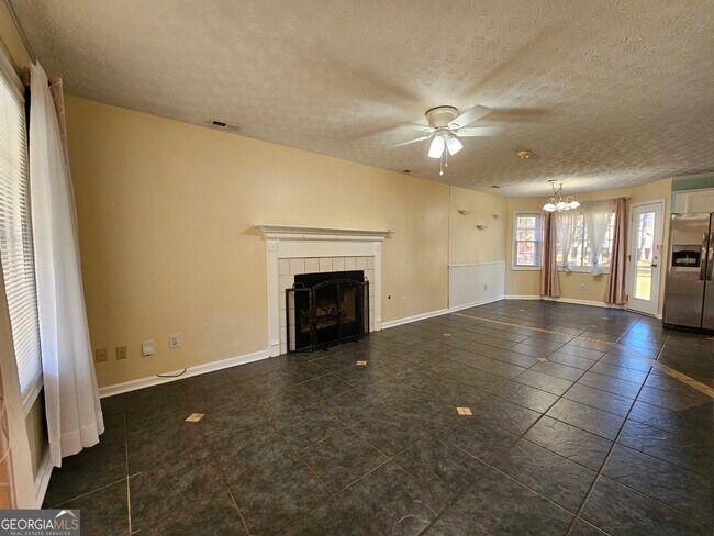 Building Photo - 611 Lora Smith Rd