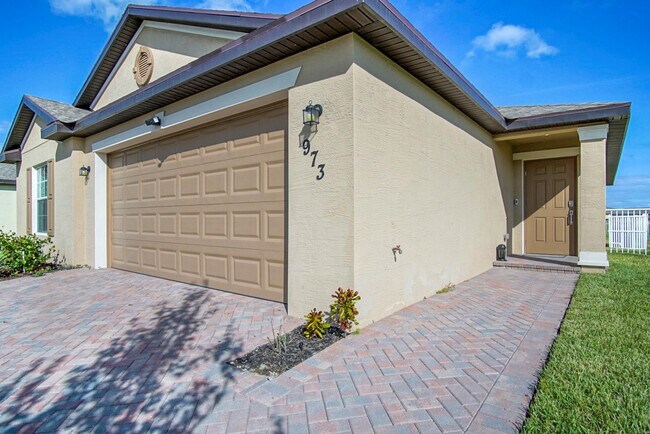 Building Photo - 973 Bent Creek Dr