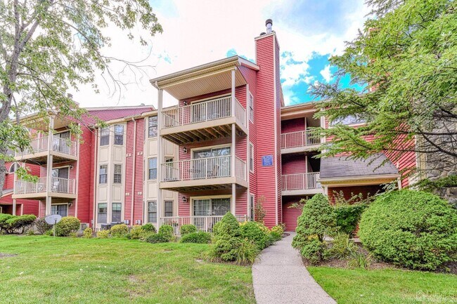 Primary Photo - 71 Crosspointe Dr