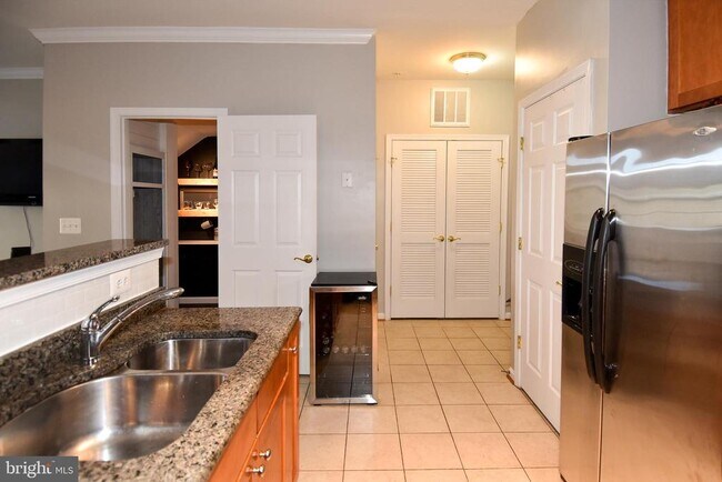 Building Photo - 2401 Rainswood Ln