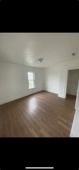 Building Photo - 424 N 4th St