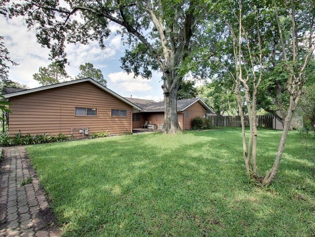 Building Photo - 5147 Indigo St