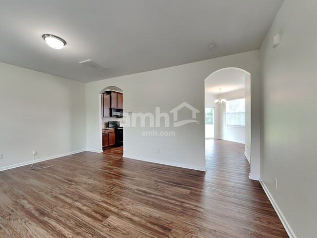 Building Photo - 2222 Kingstree Dr