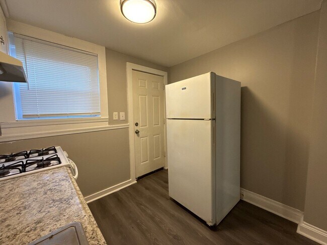 Building Photo - Two Bedroom House In Baltimore City