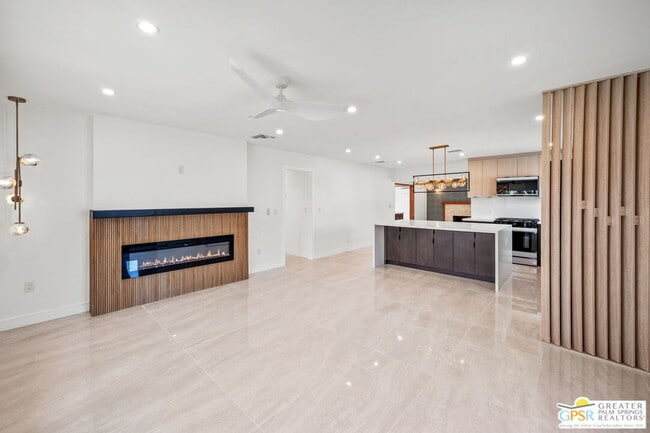 Building Photo - 2435 Wayne Rd