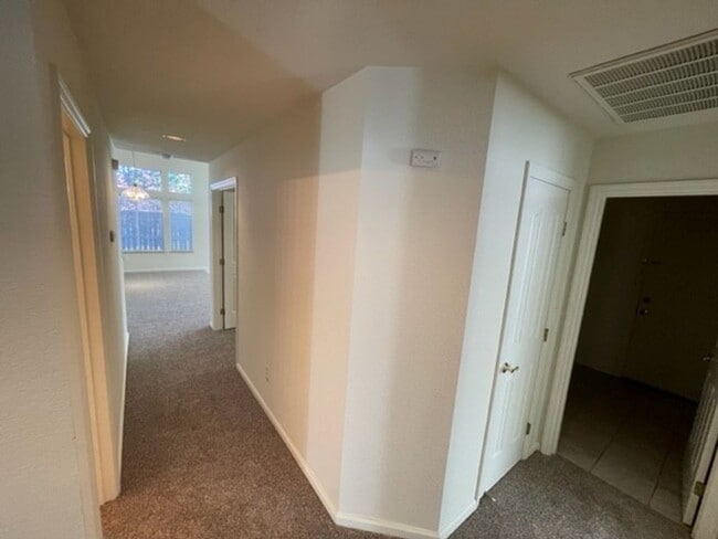 Building Photo - Rocklin four bedroom. single level home wi...