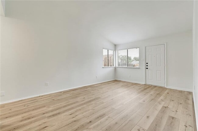 Building Photo - 1602 W Braker Ln