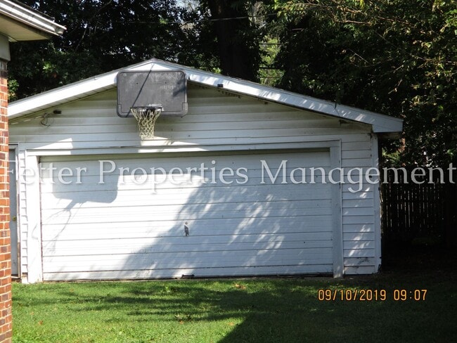 Building Photo - Available Now Don't Miss Out!