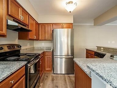 Kitchen - 622 New Kent Plz