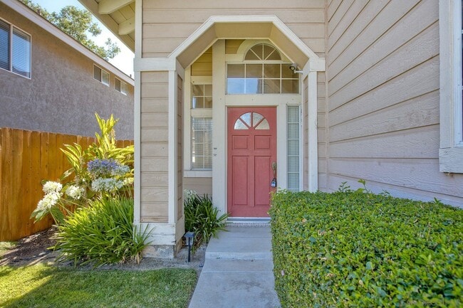 Building Photo - 14718 Carmel Ridge Rd