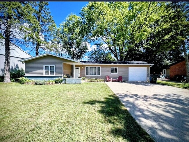 Primary Photo - 806 S Walnut St