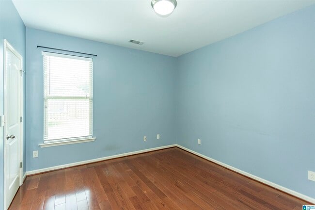 Building Photo - 4350 Sierra Dr