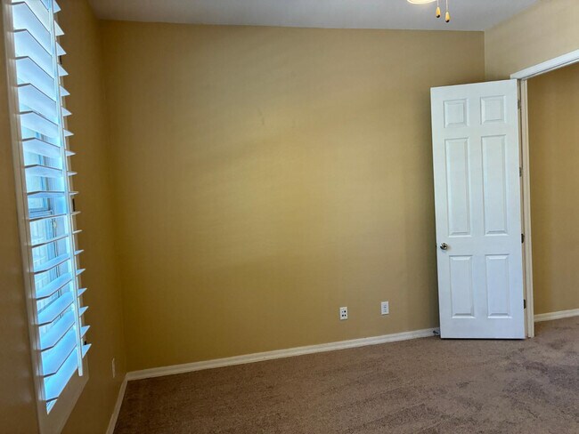 Building Photo - 20973 W Cora Vista