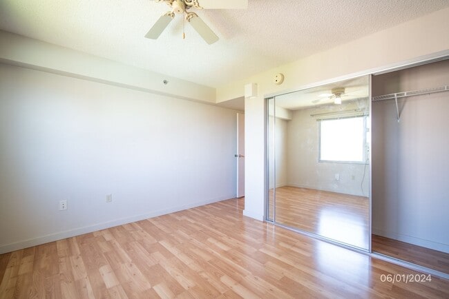Building Photo - AWESOME VIEWS IN THIS GORGEOUS 1BR/1BA/2PK...