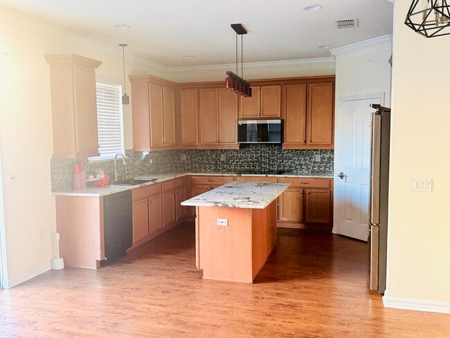 Building Photo - 519 Bottlebrush Loop