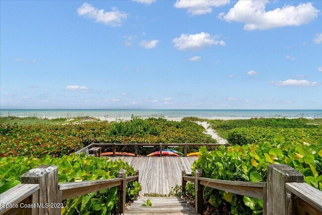 Building Photo - 1321 S Miramar Ave